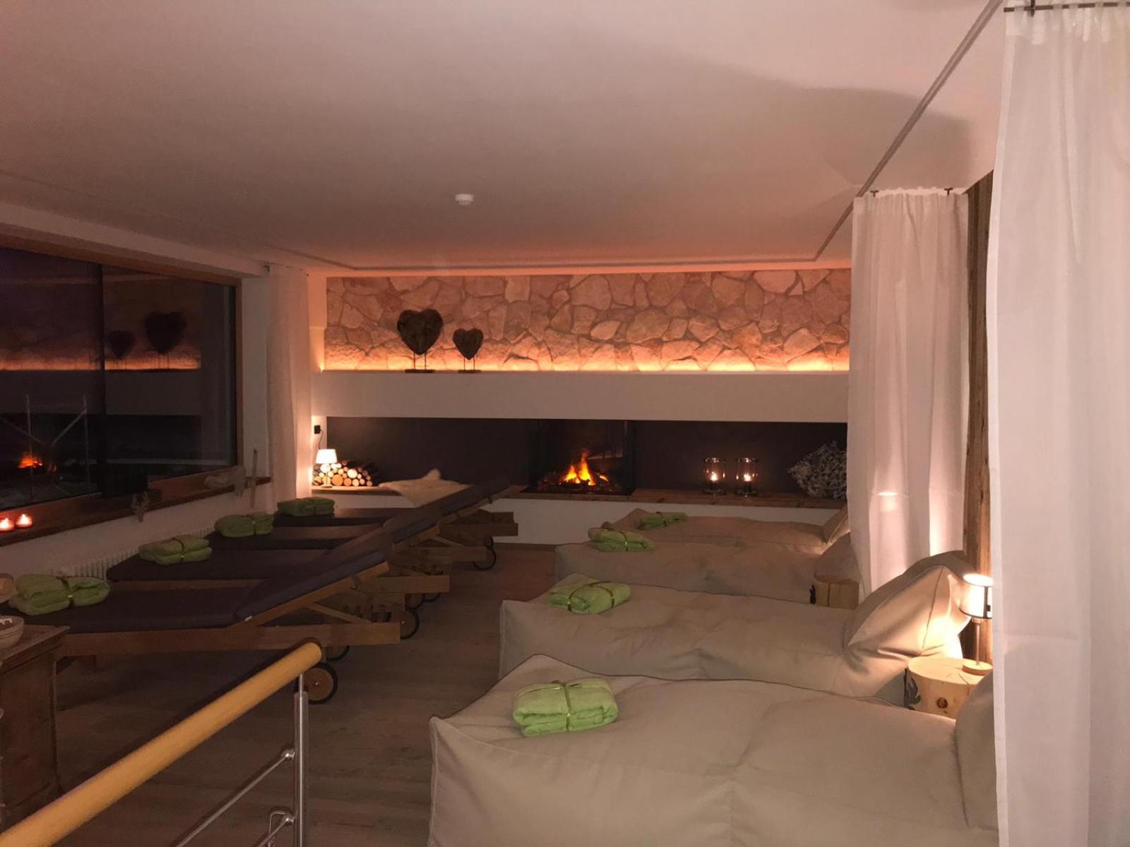 Hotel Ciasa Ai Pini San Cassiano  Kültér fotó