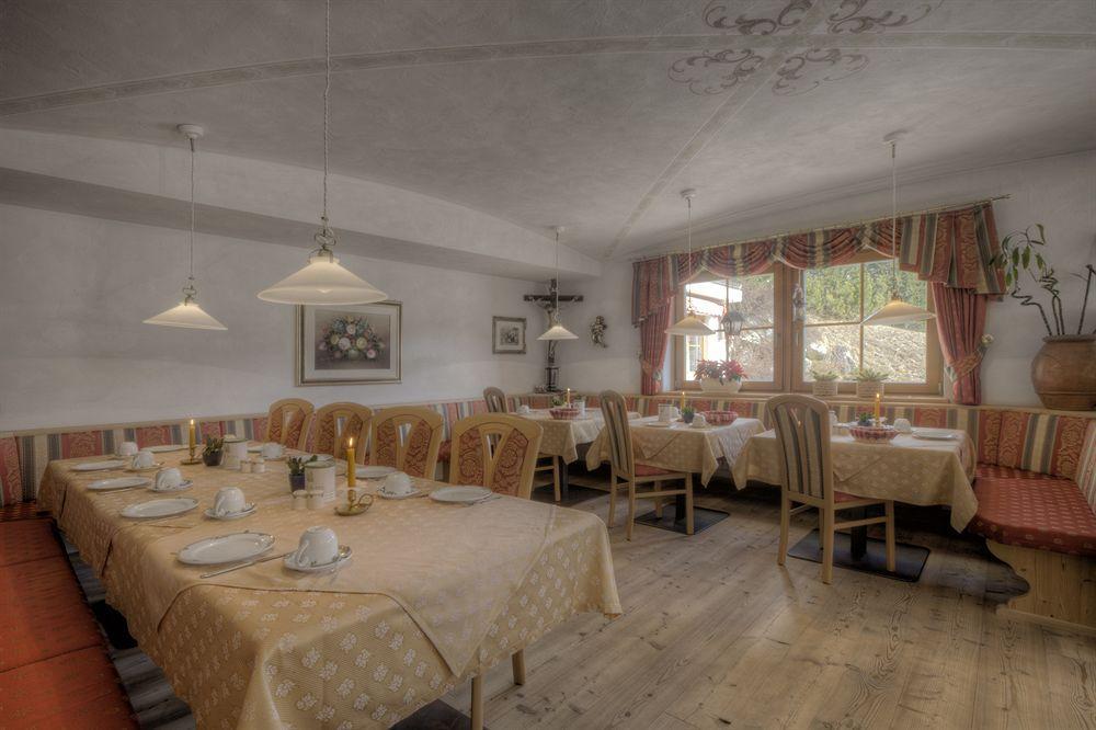 Hotel Ciasa Ai Pini San Cassiano  Kültér fotó