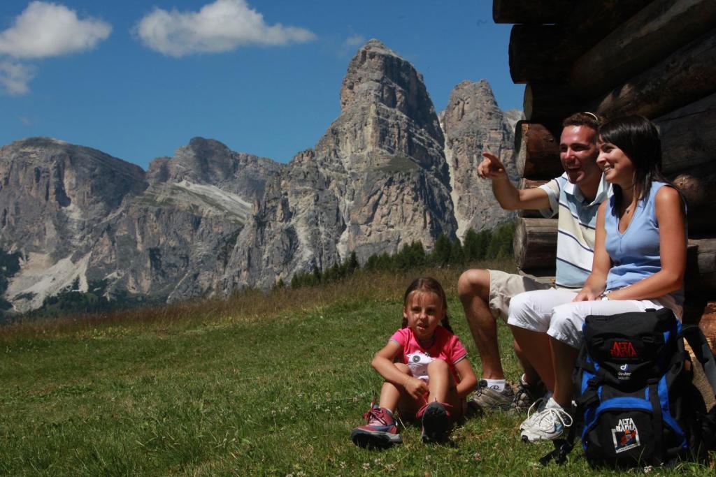 Hotel Ciasa Ai Pini San Cassiano  Kültér fotó