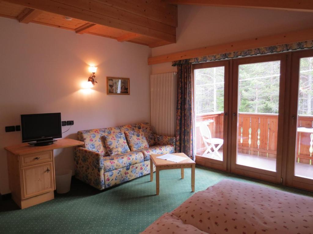 Hotel Ciasa Ai Pini San Cassiano  Szoba fotó