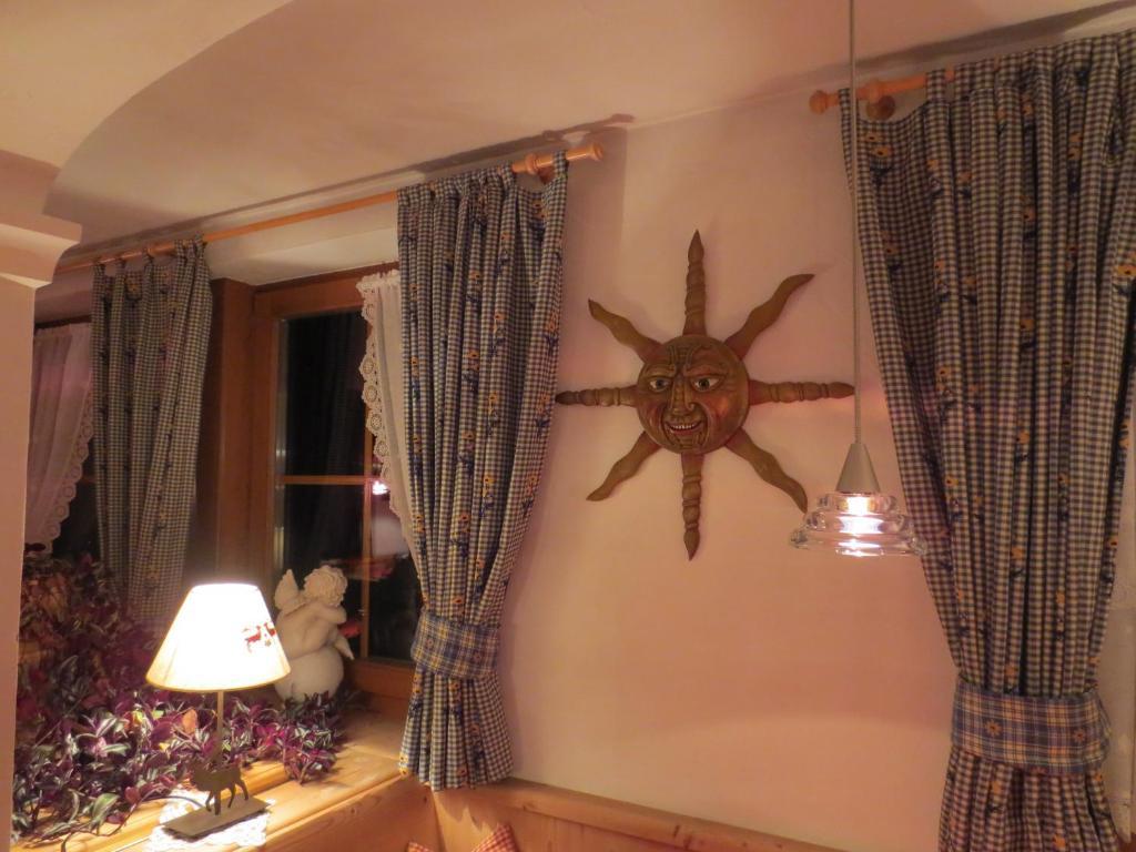 Hotel Ciasa Ai Pini San Cassiano  Kültér fotó
