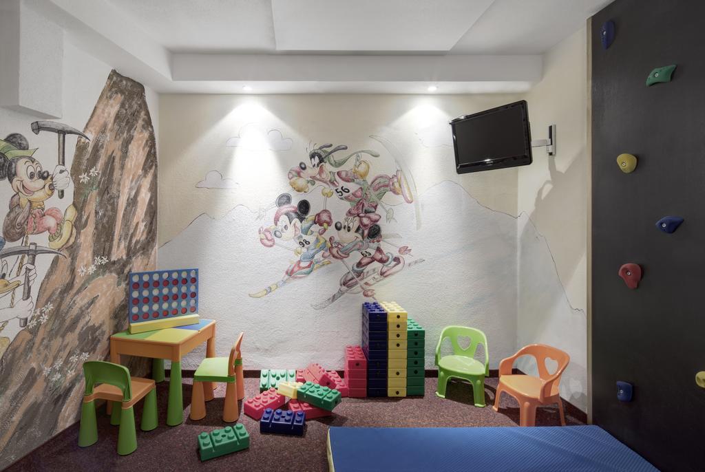 Hotel Ciasa Ai Pini San Cassiano  Kültér fotó