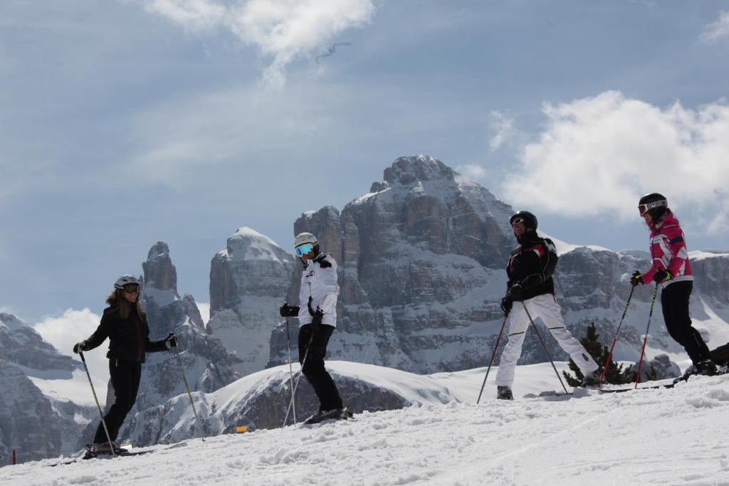 Hotel Ciasa Ai Pini San Cassiano  Kültér fotó