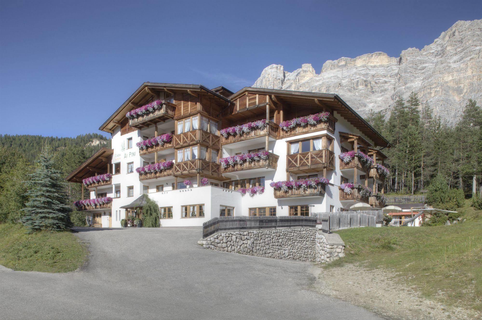 Hotel Ciasa Ai Pini San Cassiano  Kültér fotó