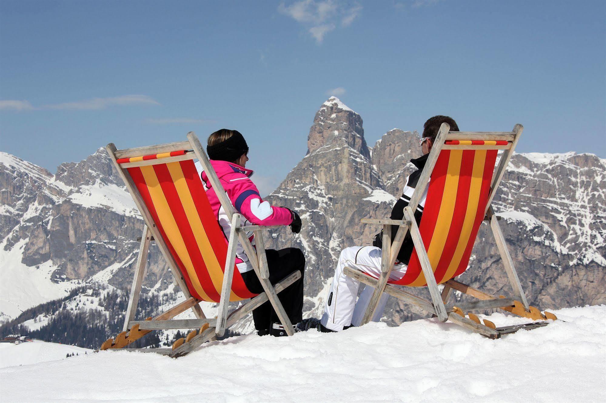 Hotel Ciasa Ai Pini San Cassiano  Kültér fotó
