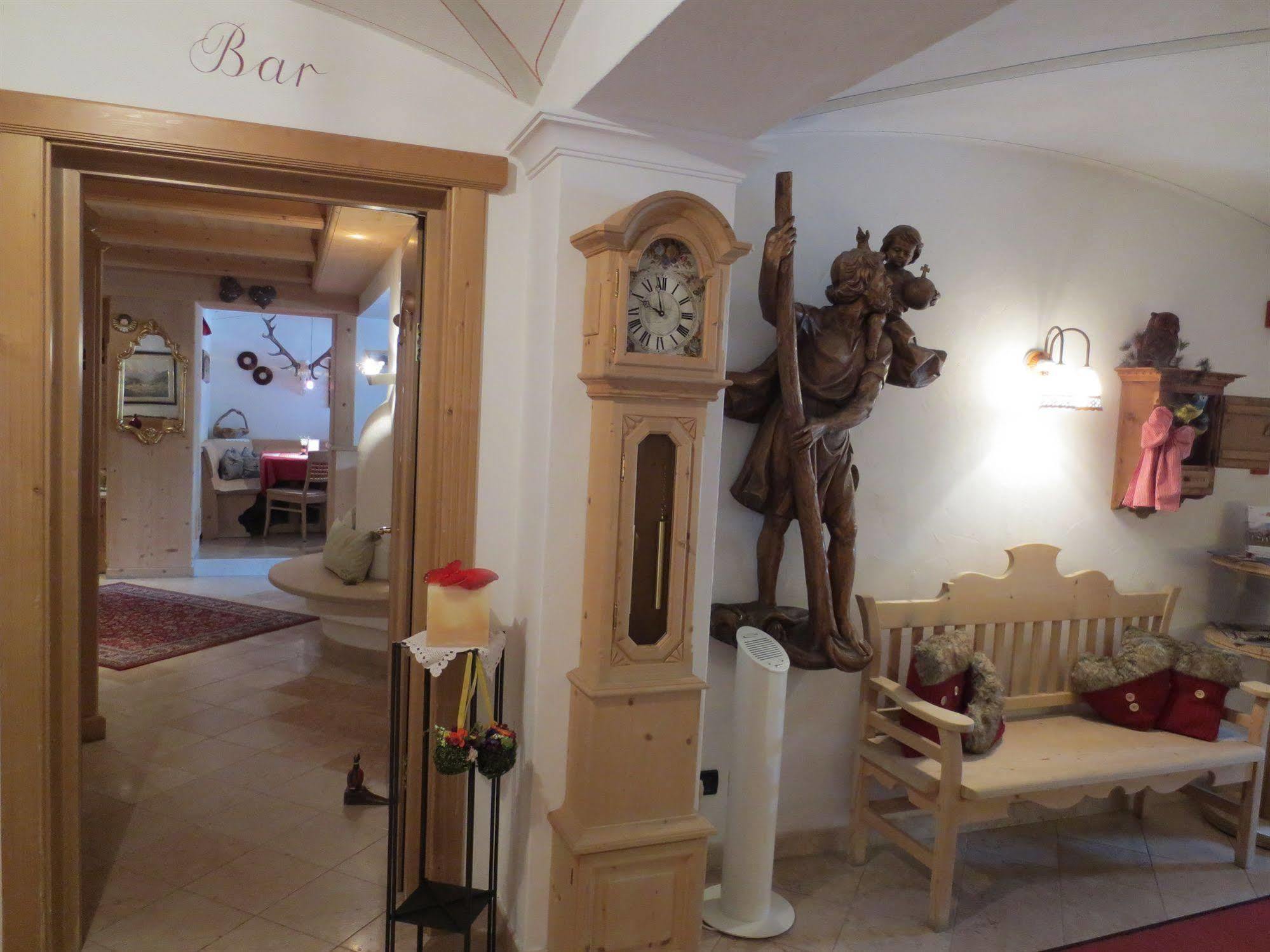 Hotel Ciasa Ai Pini San Cassiano  Kültér fotó